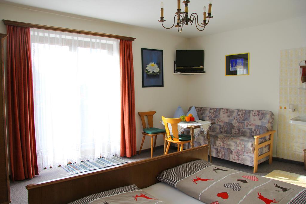 Bed and Breakfast Haus Jochblick Familie Loinger Itter Pokoj fotografie
